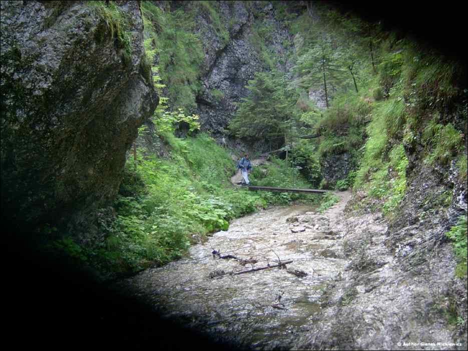im002102